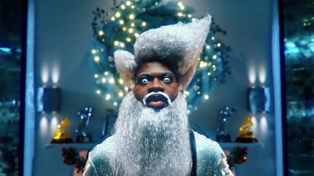 Lil_Nas_X_-_HOLIDAY_(Official_Video)