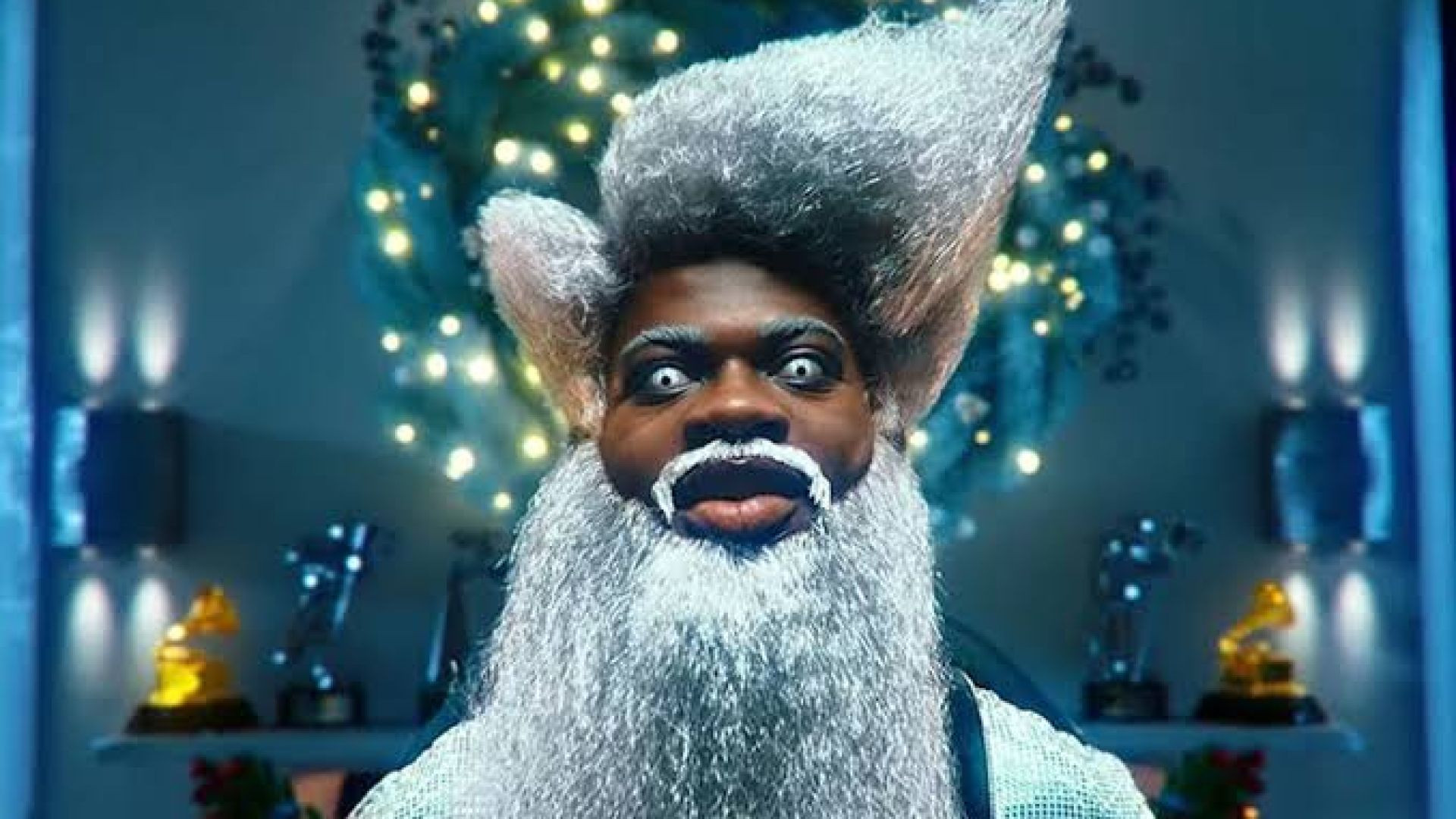 Lil_Nas_X_-_HOLIDAY_(Official_Video)
